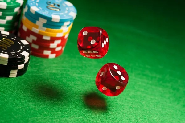 loyal303 platform interface showing sports betting and casino games